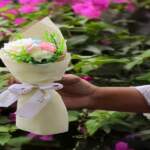 Affordable hand bouquet options that still look elegant and premium